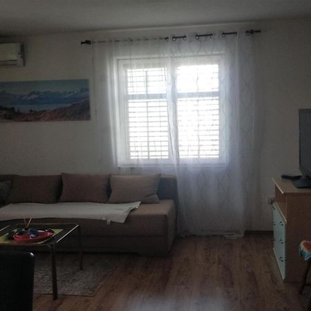 Vacation House Loreta Sveti Rok Екстер'єр фото