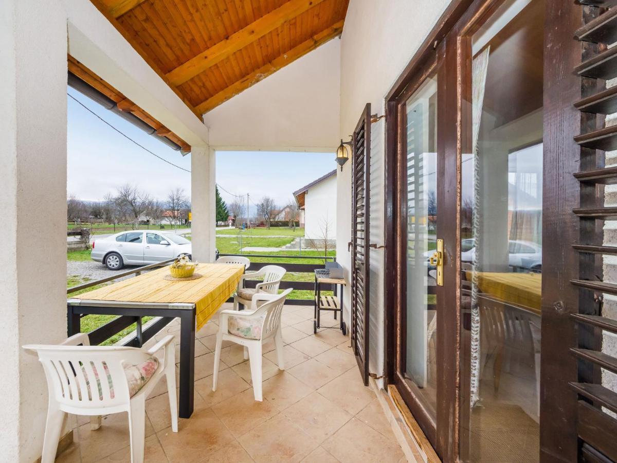 Vacation House Loreta Sveti Rok Екстер'єр фото