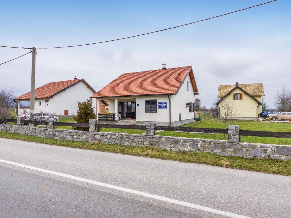 Vacation House Loreta Sveti Rok Екстер'єр фото
